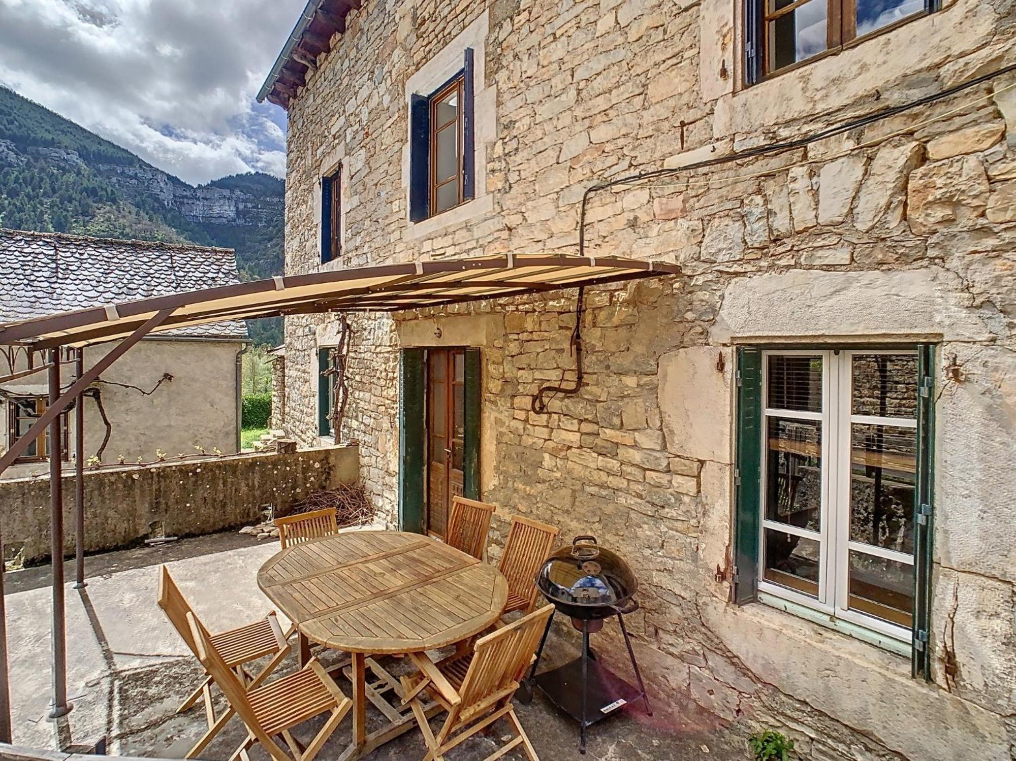Gorges Du Tarn Gite En Pierres Avec Terrasse Quezac  Buitenkant foto